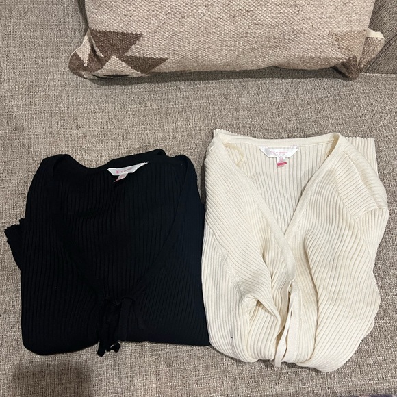 TWO bundle of no boundaries tie front ribbed long sleeve sweaters - Picture 2 of 11